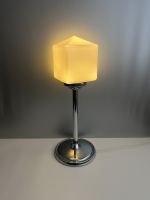 art deco lamp,  lamp melkglas, art deco tafellamp, lamp chroom